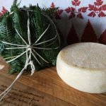 formaggio-caprino-stagionato-fieno
